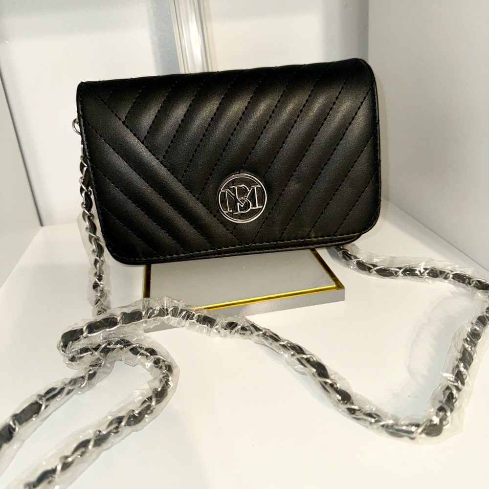 New Badgley Mischka Black Quilted Crossbody Bag
